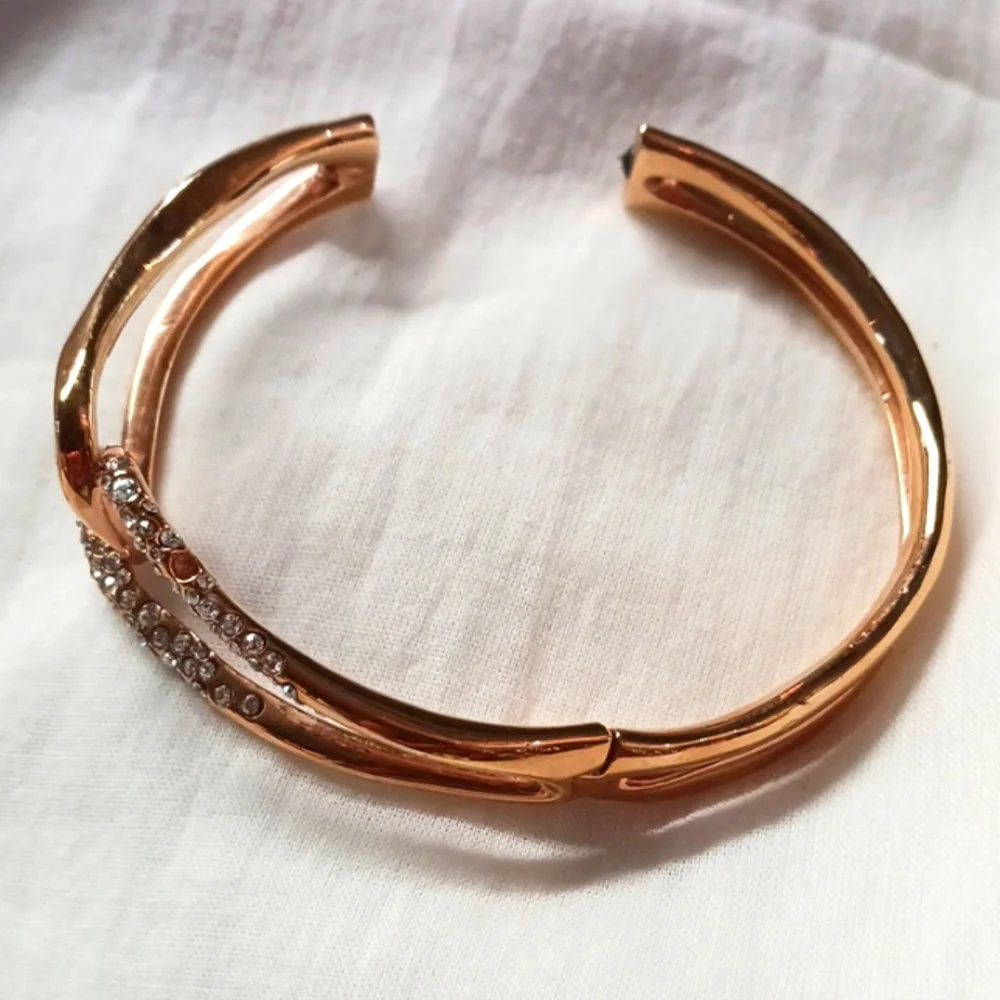 Hinged Bangle Love Knot Bracelet. - Picture 6 of 7